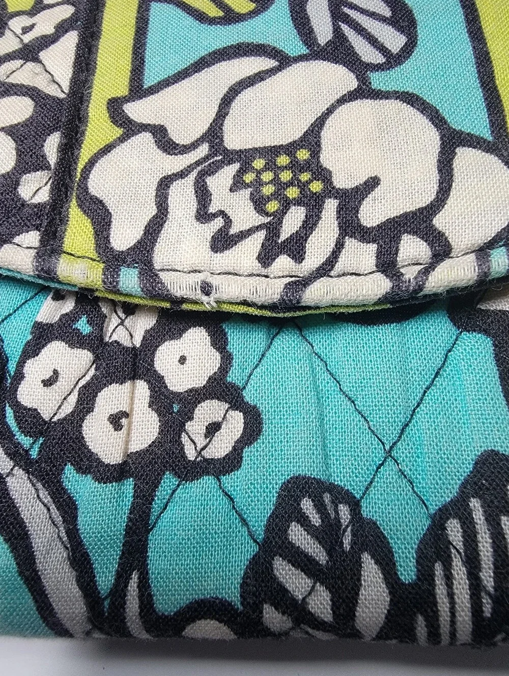 Vera Bradley Crossbody Clutch Wallet Island Blooms Pattern